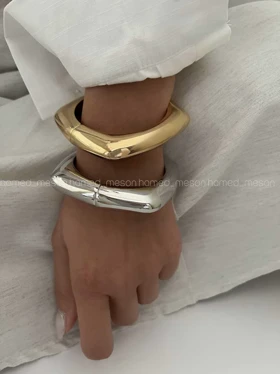 دستبند مربعی