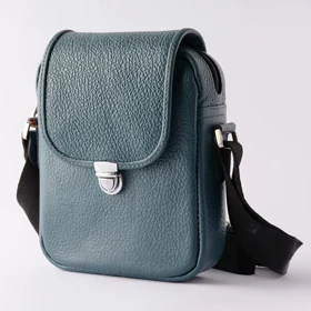 کیف دوشی مردانه البرز دراتی (سبز)