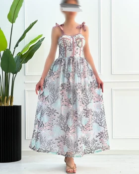 پیراهن مجلسی دکلته گلدوزی