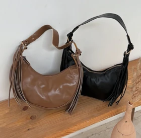 کیف هلالی زنانه ریش ریش