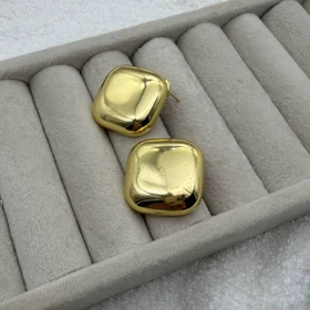 گوشواره طلایی مربع