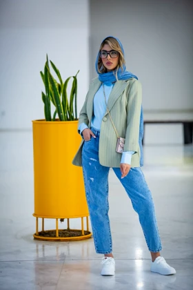 مانتو دیپلمات تک دکمه رها