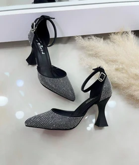 کفش پاشنه‌دار مجلسی نگینی