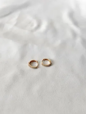 گوشواره حلقه‌ای نگین‌دار