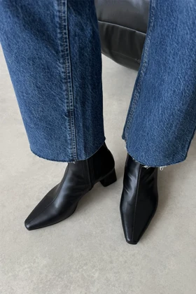 بوت و نیم بوت زنانه استراسونس straswans