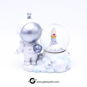 گوی برفی فضانورد 1