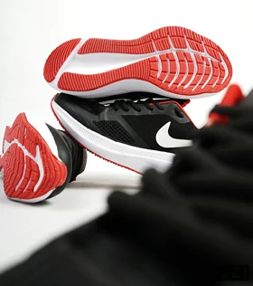 کفش کتانی مردانه و زنانه مشکی قرمز Nike guide 10