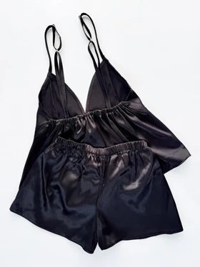 ست لباس خواب تاپ و شورتک ساتن مشکی