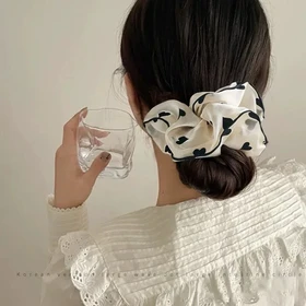 اسکرانچی شیشه‌ای مخمل برجسته