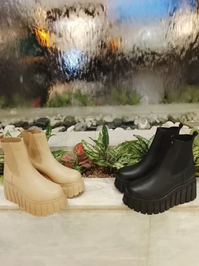 نیم بوت برشکا