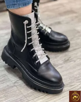 نیم بوت زنانه نگینی بندی چرم و ورنی