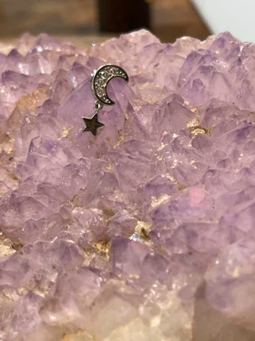 پیرسینگ گوش ماه و ستاره