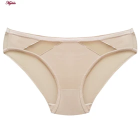 ست شورت و سوتین ساتن کرم زنانه پانیذ مدل وسط توری بدون فنر کد 4648