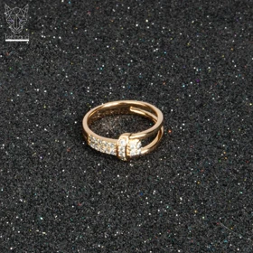 انگشتر سگک نگین‌دار طلایی ژوپینگ