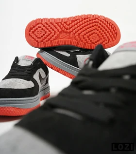 کفش کتانی بزرگ پا طوسی قرمز مشکی نایک NIKE AIR FORCE