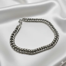 دستبند مردانه استیل مدل «کارتیر صیقلی» | بافت کوبایی ضخیم با آبکاری نقره‌ای (سیلور)