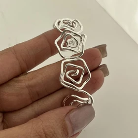 دستبند / بنگل طرح گل آبکاری نقره