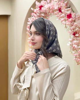 مینی‌اسکارف
