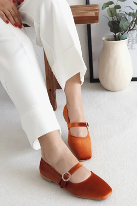 کفش پاشنه‌بلند کلاسیک زنانه polka-store polka-store