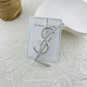 گل سینه طرح وای اس ال (YSL) شیک و خاص