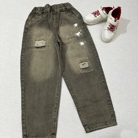 شلوار جین مام زاپ‌دار پشت جیب خرسی