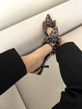 کفش پاشنه‌بلند پاپیونی