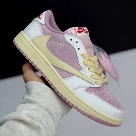 کفش نایک جردن 1 لو تراویس اسکات صورتی Nike Air Jordan 1 Low Travis Scott Pink