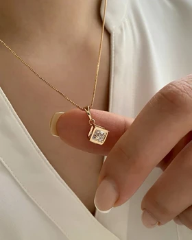 گردنبند ظریف مکعب ژوپینگ