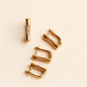 گوشواره ژوپینگ زنانه طلایی با نگین ظریف براق | مدل قفلی شیک و رسمی