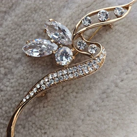 سنجاق سینه زنانه وارداتی