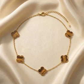 گردنبند طرح ون کلیف طلایی با پلاک قهوه‌ای