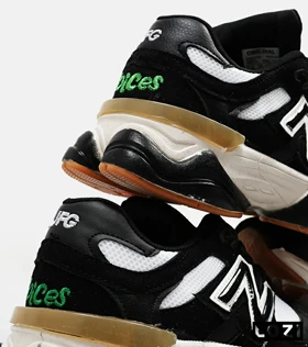 کفش کتانی مردانه و زنانه مشکی سفید NEW BALANCE 9060 مدل 4976