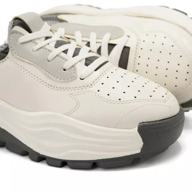 کفش راحتی زنانه مدل Stradivarius Sneakers - SKGr65