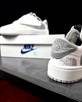 کتانی جردن تراویس نورث فیس