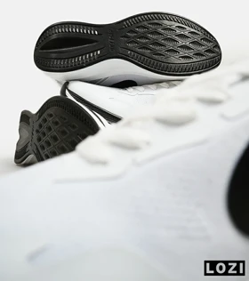 کفش کتانی مردانه و زنانه سفید مشکی Nike air zoom max مدل 5620