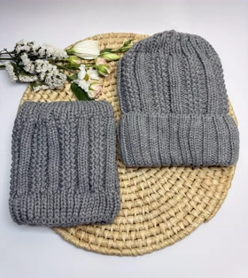کلاه و شال گردن پسرانه و مردانه کد 688 و 686 قسطی (طوسی تیره)