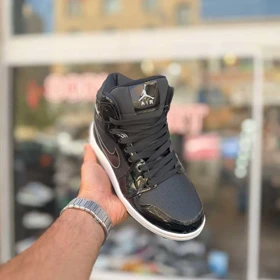 کتانی جردن 1 ساق‌دار مشکی ورنی کد 6696