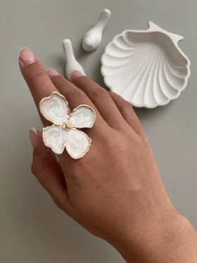 انگشتر گل چهارپر