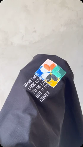 تی‌شرت گلدوزی