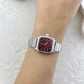 ساعت مچی زنانه با صفحه مربعی و طرح فلورا