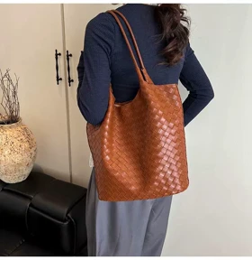 کیف چرم حصیر بافت 50130