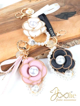 آویز کیف چارم بگ مدل فلاور دیزاین کد C9118