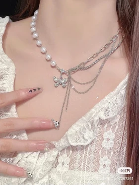 گردنبند پینترستی پروانه
