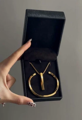 گردنبند و دستبند پیچ