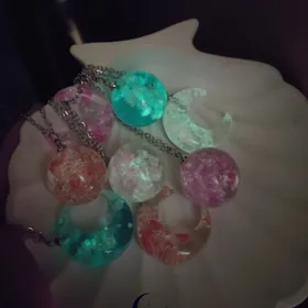 گردنبند گوی و ماه ابری
