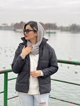 کاپشن زارا کلاهدار