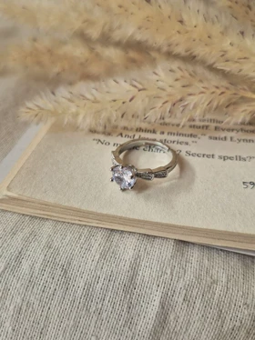 انگشتر جواهری فری سایز تک نگین