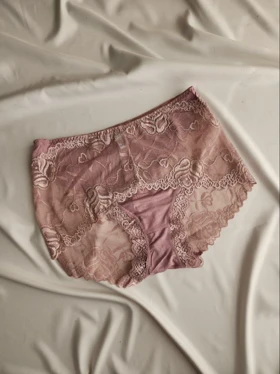 شورت فاق بلند نخ و دانتل کد: 3978