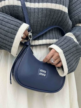 کیف هلالی MIU MIU