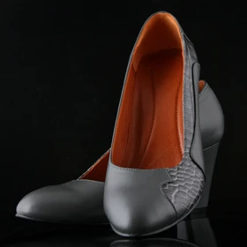 کفش پاشنه‌دار زنانه چرم یلسان مدل آنا کد 602-GC (طوسی)